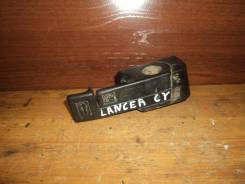 Ручка открывания бензобака. Mitsubishi Lancer, CY3A, CY, CY1A