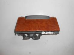 Пепельница. Honda Accord, CL7, CL9, CM2, CM3 Двигатели: K20A, K20A6, K20A7, K20A8, K24A, K24A3, K24A4, K24A8