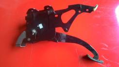 Педаль тормоза. Renault Megane Двигатели: K9K, F9Q, K4J, F4R, M9R, K4M