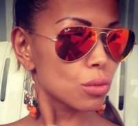 Очки Ray-Ban.