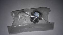 Крышка. Mitsubishi: Delica Space Gear, Lancer Cedia, Sigma, Lancer Evolution, Toppo BJ Wide, Challenger, Grandis, Chariot, TownBox Wide, Delica, Emera...