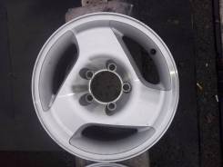 Suzuki. 7.0x16, 5x139.70, ET5