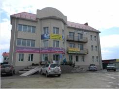 В аренду офисное помещение и цокольный этаж. 28 кв. м., улица Рабочая 1-я 44а, р-н Угловое. Дом снаружи