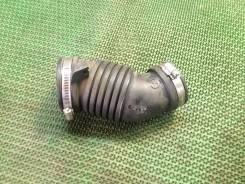 Патрубок воздухозаборника. Subaru Legacy, BD5, BE5, BG5, BH5, BH9, BHC, BHCB5AE, BHE Subaru Impreza, GC8, GF8 Двигатели: EJ206, EJ208, EJ20R, EJ205, E...