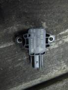 Датчик. Audi: A8, A4, S8, TT, S3, RS3, A3, RS4, S4, TT RS, TTS Двигатели: CDMA, CDRA, CDSB, CDTA, CDTB, CEJA, CEUA, CGTA, CGWA, CGWD, CGXA, CGXC, CHJA...