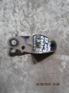 Кронтейн подушки коробки нижний Nissan Tiida (C11) 2007>. Nissan Tiida, C11X, C11