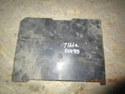 Кожух аккумулятора. Nissan Tiida, C11 Двигатели: HR16DE, MR18DE
