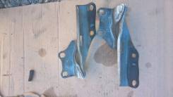 Крепление капота. Nissan Terrano, TR50, LR50, PR50, LVR50, RR50, LUR50 Nissan Terrano Regulus, JLUR50, JTR50, JRR50, JLR50 Двигатели: ZD30DDTIWB, TD27...