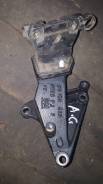 Кронштейн опоры двигателя. Opel Astra Opel Vectra
