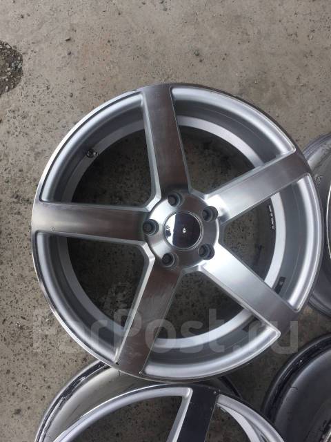 Литьё R18, Vossen, 18", 1 шт, Ширина диска 8.0" Вылет (ET) 35 мм. 5x114 ...