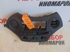 Переключатель отопителя Toyota Vitz (SCP10)