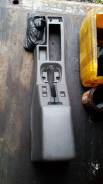Подлокотник. Nissan Mistral, R20
