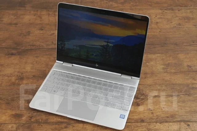 HP Spectre. 13.3", 2,9����, ��� 8 ��, ���� 512���, WiFi: 1, Bluetooth: 1, ����������� �� 12��. ����