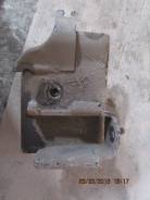 Кронштейн подрамника правый Nissan Tiida (C11) 2007>. Nissan Tiida, C11