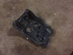 Крепление аккумулятора. Toyota RAV4 Toyota Harrier, ZSU60, ZSU65 Двигатель 3ZRFAE