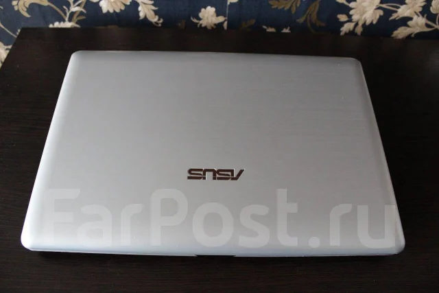 Asus Eee PC 1215N. 12", 1,8����, ��� 3072 ��, ���� 300���, WiFi: 1, Bluetooth: 1, ����������� �� 6��. ����