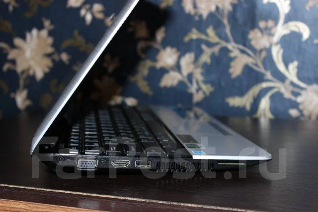 Asus Eee PC 1215N. 12", 1,8����, ��� 3072 ��, ���� 300���, WiFi: 1, Bluetooth: 1, ����������� �� 6��. ����