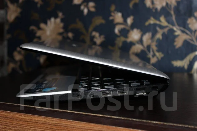Asus Eee PC 1215N. 12", 1,8����, ��� 3072 ��, ���� 300���, WiFi: 1, Bluetooth: 1, ����������� �� 6��. ����