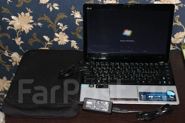 Asus Eee PC 1215N. 12", 1,8����, ��� 3072 ��, ���� 300���, WiFi: 1, Bluetooth: 1, ����������� �� 6��. ����