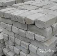 Кирпичи.