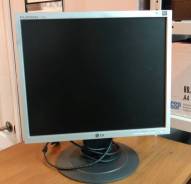 LG. 17" (43 см), технология LCD (ЖК)