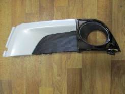 Накладка противотуманной фары. Toyota Noah, ZRR80