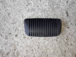 Накладка на педаль. Toyota: Ipsum, Hilux Surf, Cresta, RAV4, Camry Gracia, Sienna, Hilux, Land Cruiser Prado, Nadia, Corona, Crown, T100, Carina E, Ar...
