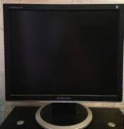 Samsung. 17" (43 см)