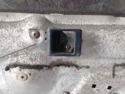Ручка двери внутренняя. Mitsubishi Lancer, C61A, C62A, C63A, C64A, C72A, C73A, C74A Mitsubishi Mirage, C61A, C62A, C63A, C64A, C72A, C73A, C74A Mitsub...