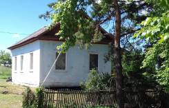 Продам дом в центре п. Кировский. Улица Ленинская 68, р-н Кировский, площадь дома 42 кв. м., скважина, электричество 5 кВт, отопление твердотопливное...