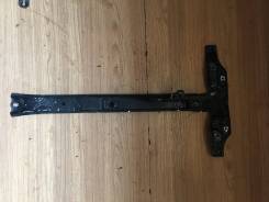 Крышка рамки радиатора. Toyota Touring Hiace, KCH40, KCH40W, KCH46, KCH46W, RCH41, RCH41W, RCH47, RCH47W Toyota Hiace Regius, KCH40W, KCH46W, RCH41W...