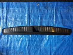 Накладка багажника. Subaru Legacy, BP9, BP, BP5, BPH, BPE Subaru Outback, BPE, BPH, BP9, BP Двигатели: EZ30, EJ30D, EJ253, EJ255, EJ203, EJ204, EJ25...
