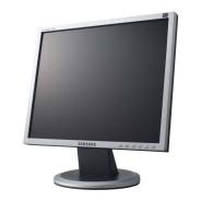 Samsung. 17" (43 см), технология LCD (ЖК)