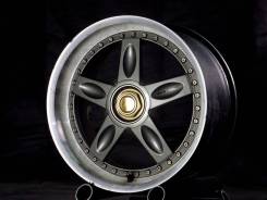RAYS VOLK RACING. 9.0x18, 5x114.30, ET18, ЦО 73,1 мм.