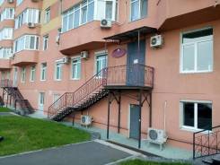 Хорошее помещение в развитом микрорайоне. Улица Кирова 25е, р-н Вторая речка, 127 кв. м., цена указана за квадратный метр в месяц. Дом снаружи