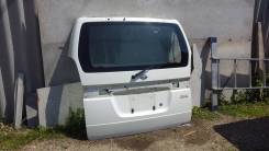 Дверь багажника. Nissan Serena