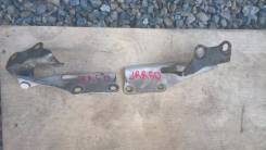 Крепление капота. Nissan Terrano, TR50, LR50, PR50, LVR50, RR50, LUR50 Nissan Terrano Regulus, JLUR50, JTR50, JRR50, JLR50 Двигатели: ZD30DDTIWB, TD27...