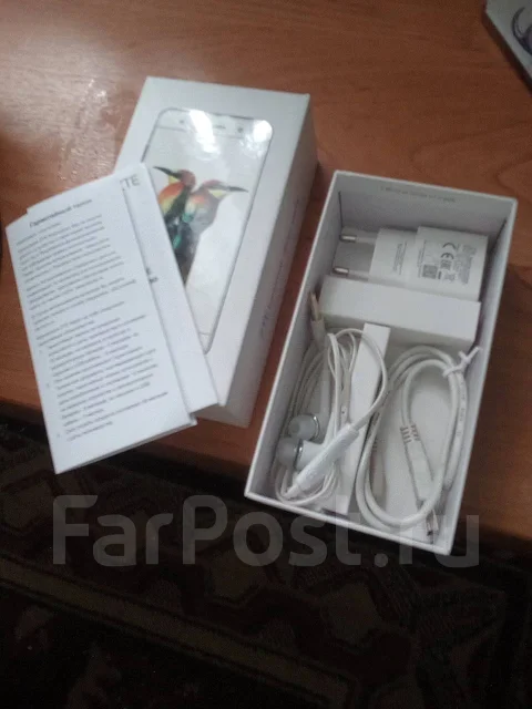 ZTE Blade V7. �/� ����