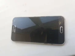 Samsung Galaxy E5. �/�