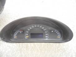 Панель приборов. Mercedes-Benz C-Class, W203