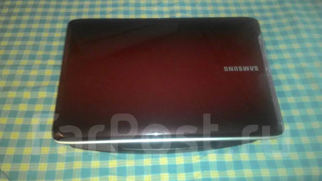 Samsung R530. 15.6", 2,3����, ��� 4 ��, ���� 250���, WiFi: 1, Bluetooth: 1, ����������� �� 1��. ����