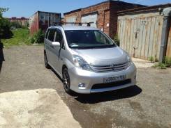 Toyota Isis. вариатор, 4wd, 2.0 (140 л.с.), бензин, 170 тыс. км
