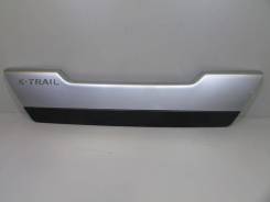 Накладка крышки багажника. Nissan X-Trail, T31, NT31, DNT31, TNT31 Двигатели: QR25DE, M9R127, MR20DE, M9R, M9R130, M9R110. Под заказ