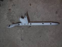 Планка радиатора. Toyota ist, NCP61, NCP60, NCP65 Toyota XA, NCP61 Двигатели: 2NZFE, 1NZFE