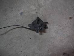 Замок капота. Toyota ist, NCP65, NCP61, NCP60 Двигатели: 1NZFE, 2NZFE