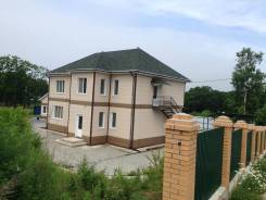 Продам 2-х этажный коттедж в п. Вранель. Ул.Лазурная д.32, р-н Врангель, площадь дома 240 кв. м., скважина, электричество 25 кВт, отопление электричес...