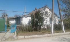 Продаётся дом в селе Медведево!. Медведево, р-н Черноморский р-н, площадь дома 60 кв. м., централизованный водопровод, отопление газ, от агентства нед...