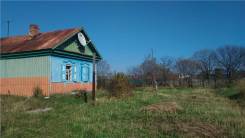 Продается дом с земельным участком с. Петровка. Колхозная, р-н Шкотовский, площадь дома 52 кв. м., скважина, электричество 10 кВт, отопление твердотоп...