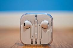 Apple EarPods MD827