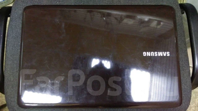Samsung R540. 15.6", 2,5����, ��� 4 ��, ���� 320���, WiFi: 1, Bluetooth: 1, ����������� �� 2��. ����
